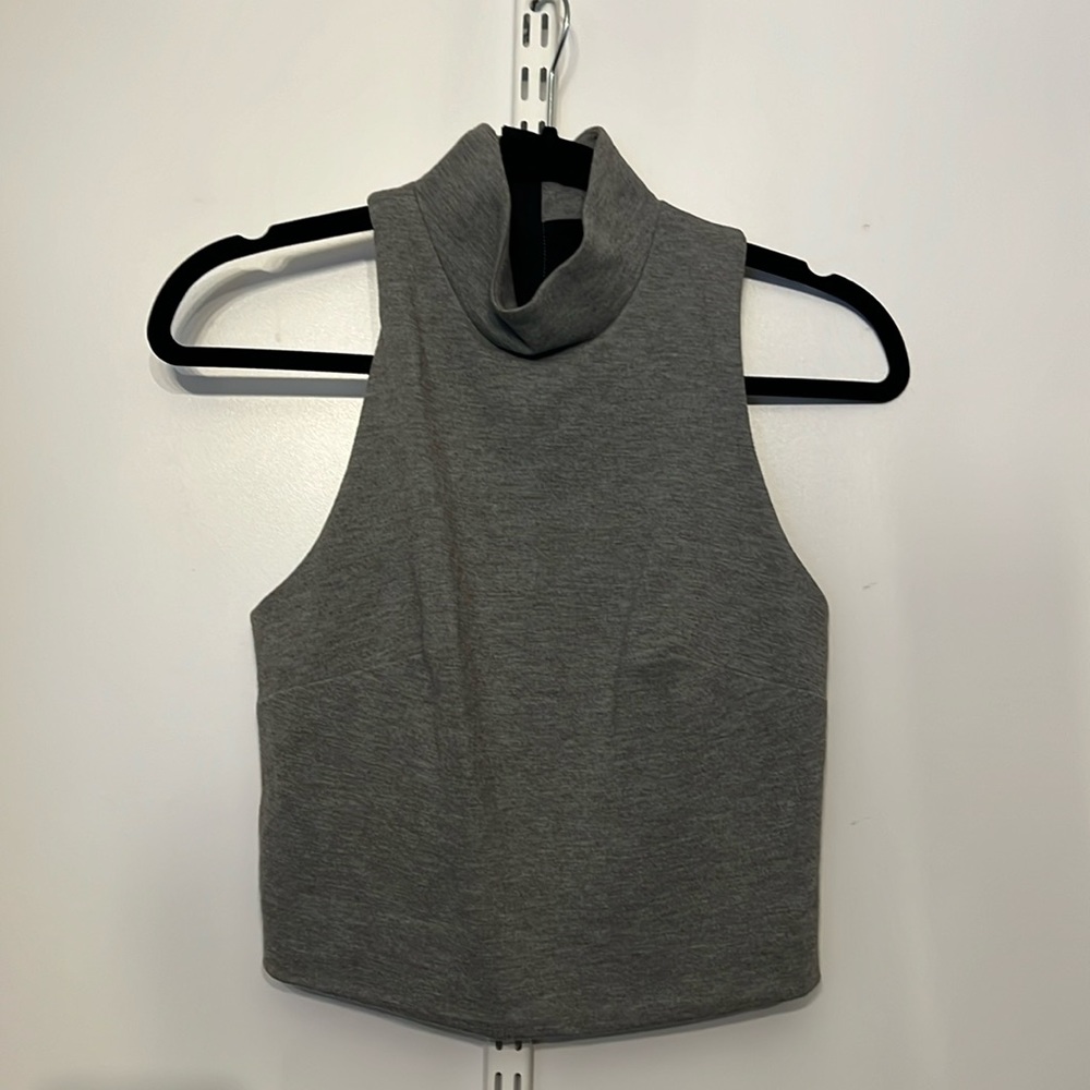 Kit & Ace Sleeveless Mockneck Top